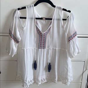 SOLD NWOT Knox Rose Embroidered Peasant Blouse- L